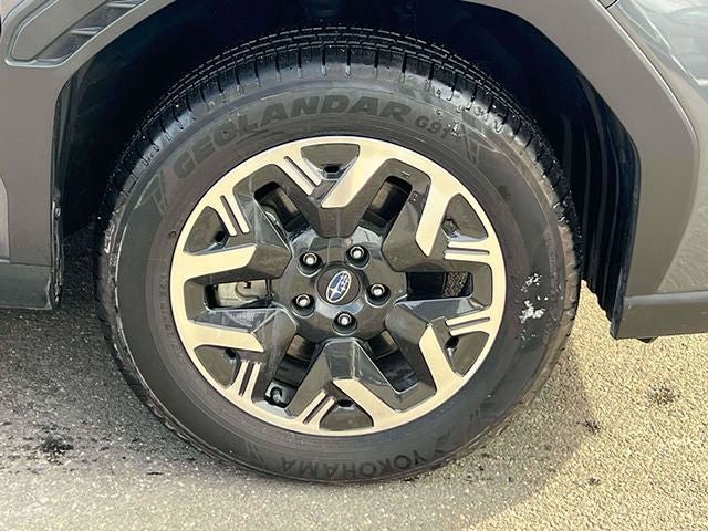 2025 Subaru Forester Base