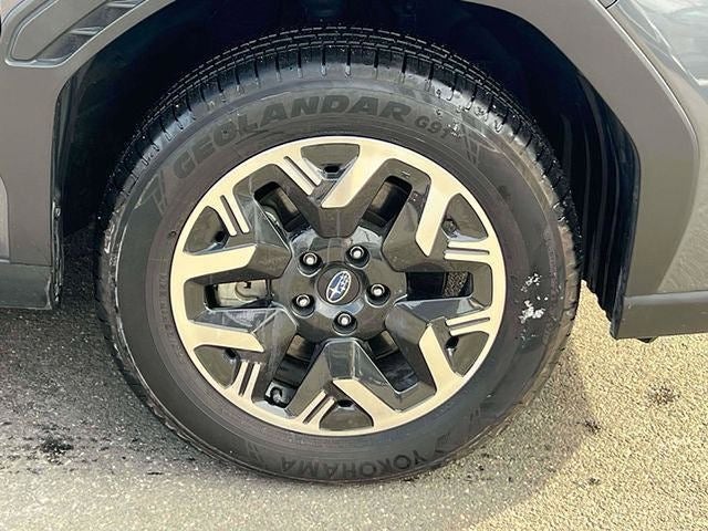 2025 Subaru Forester Base