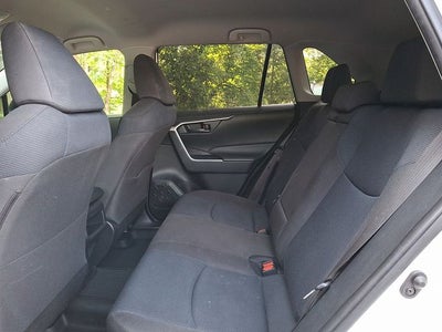 2020 Toyota RAV4 LE