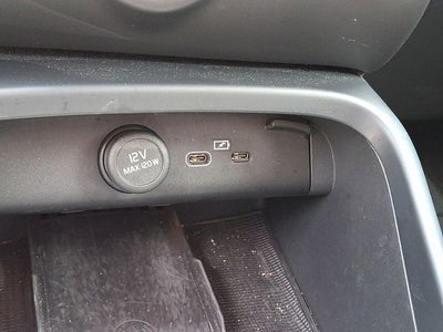 2023 Volvo XC40 B5 Plus Dark Theme