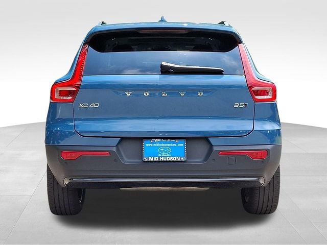 2023 Volvo XC40 B5 Plus Dark Theme