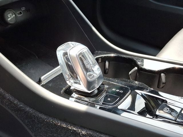 2023 Volvo XC40 B5 Plus Dark Theme