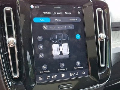 2023 Volvo XC40 B5 Plus Dark Theme