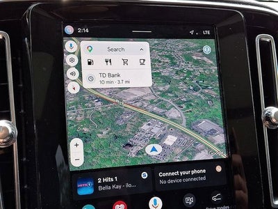 2023 Volvo XC40 B5 Plus Dark Theme