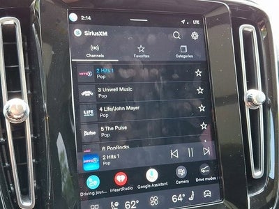 2023 Volvo XC40 B5 Plus Dark Theme