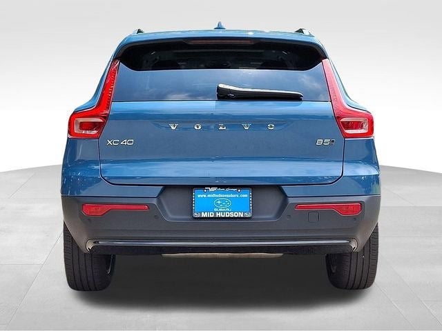 2023 Volvo XC40 B5 Plus Dark Theme