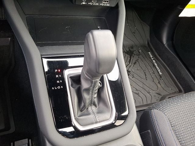 2025 Subaru Forester Base